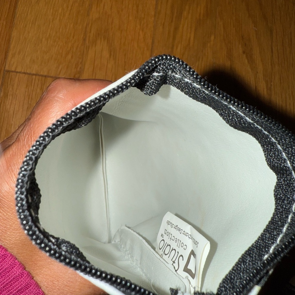 Studio Collection Calendar Girl Diva zippered pouch with keychain. Very roomy. - Picture 6 of 8